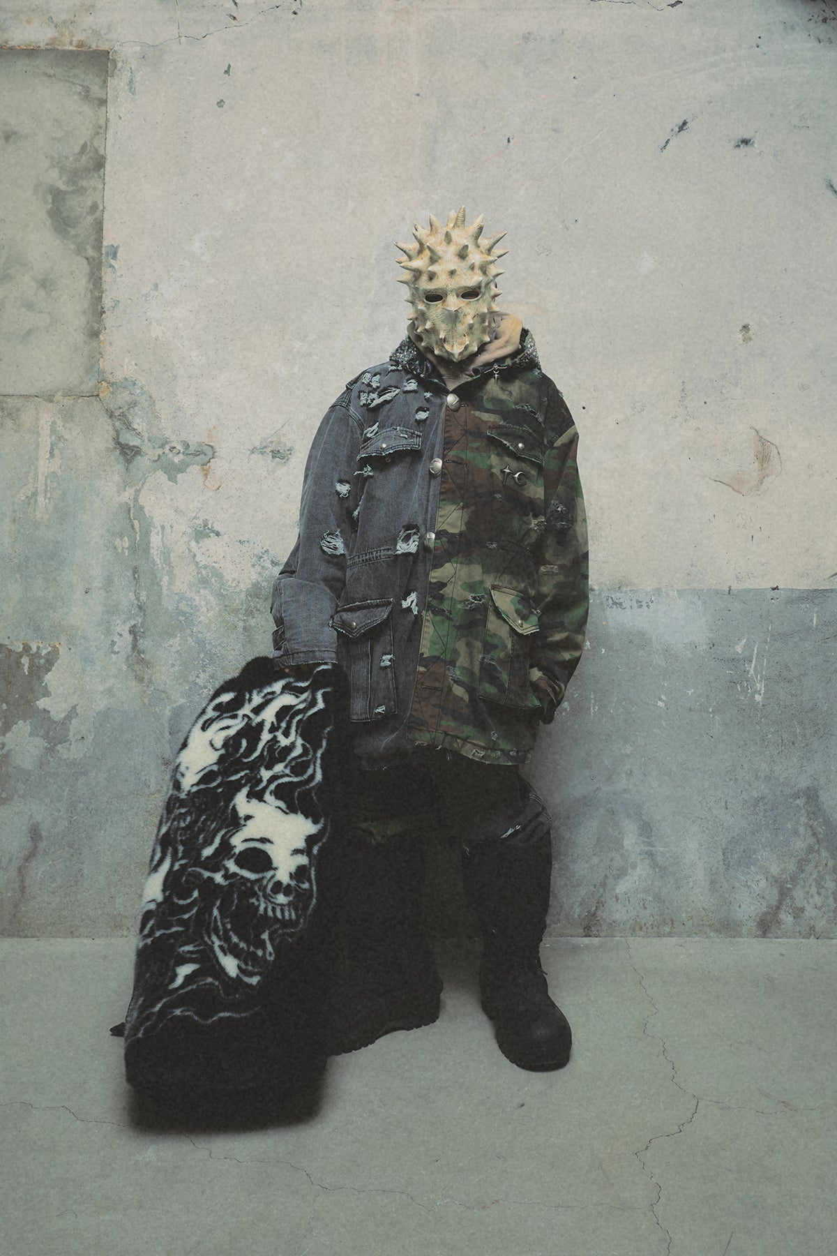 THREE RIDING SKULL FUR DUFFLE BAG