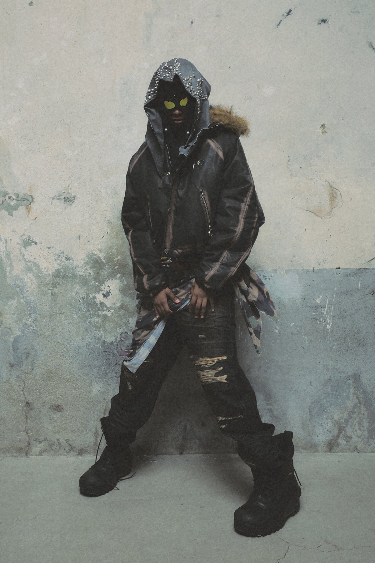 SKULL STITCH RIPPED DENIM PANTS