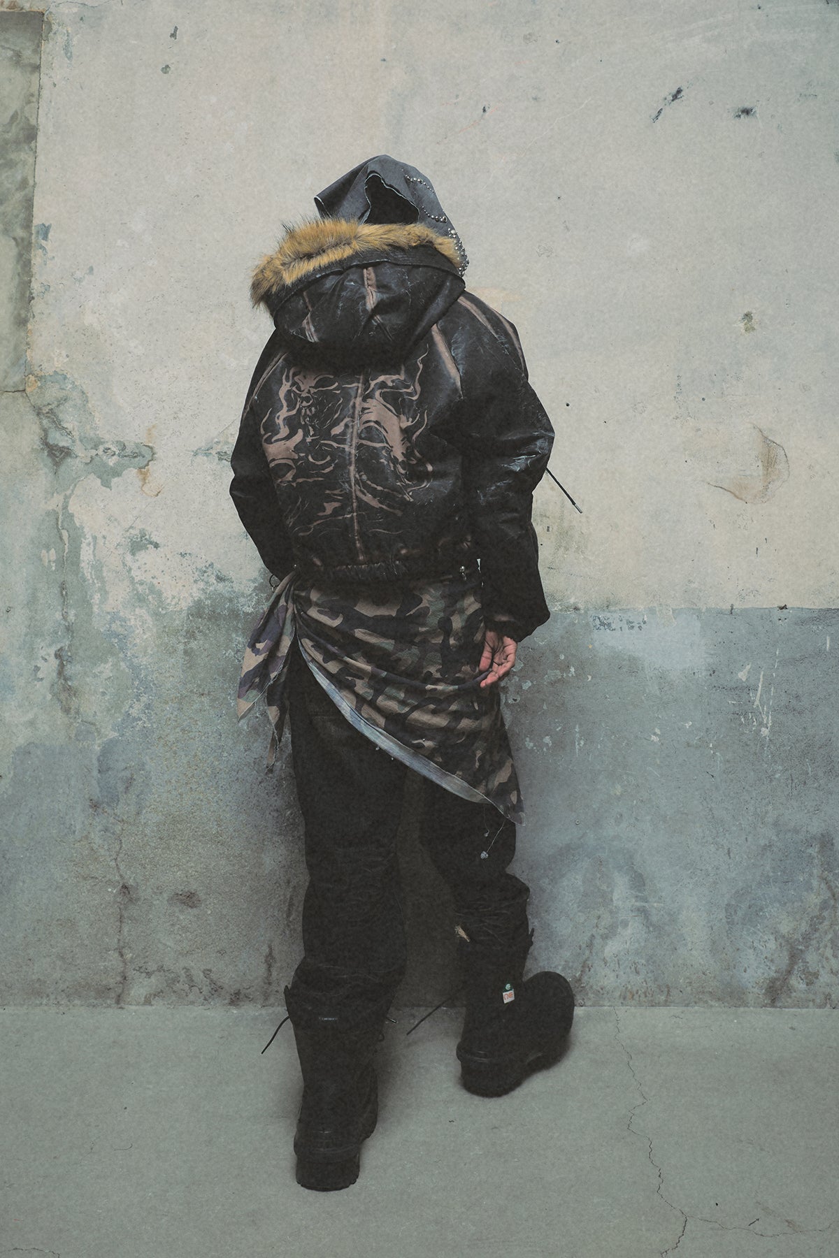 SKULL STITCH RIPPED DENIM PANTS