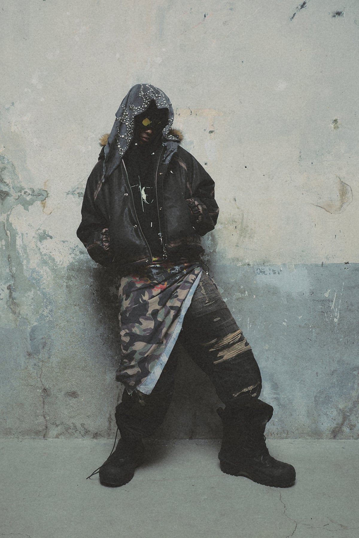 SKULL STITCH RIPPED DENIM PANTS
