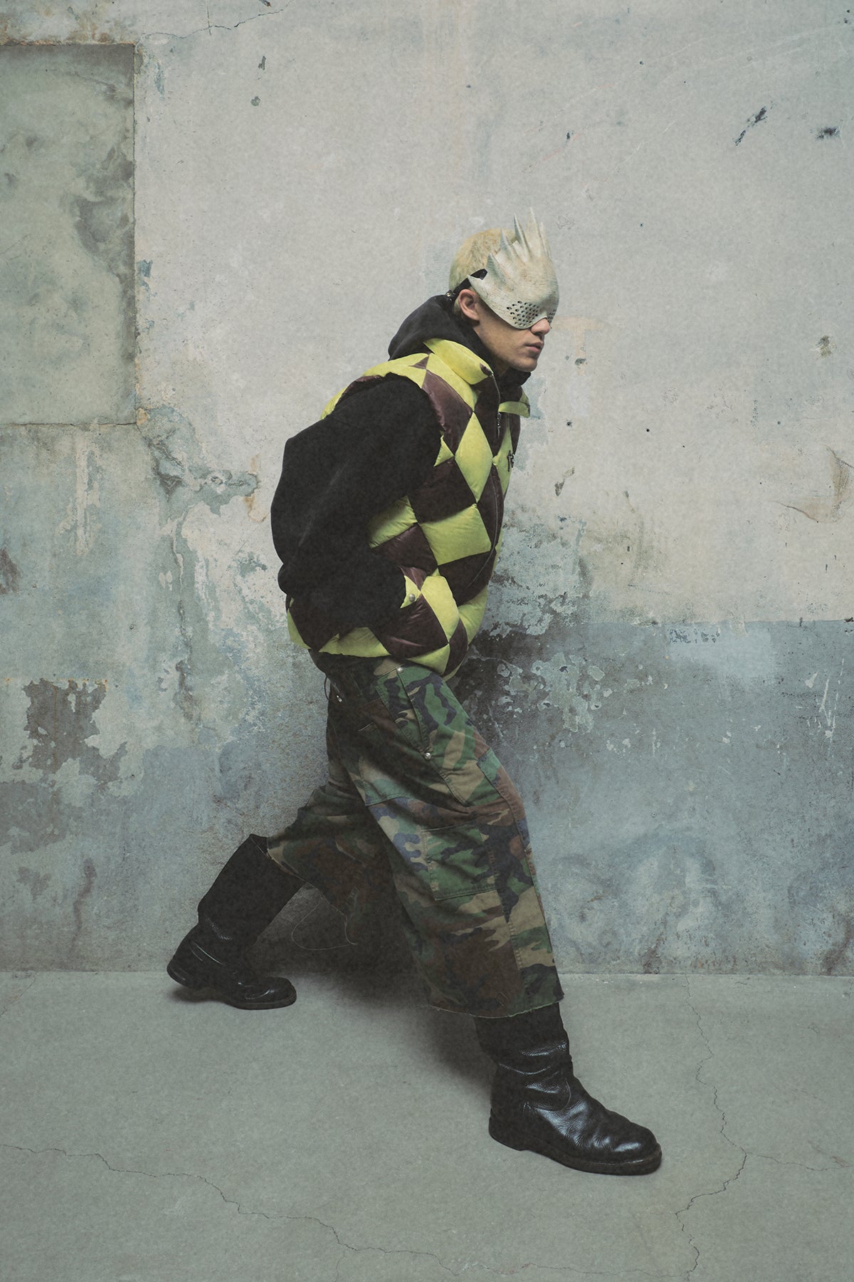 TC BONE CROSS HOODIE