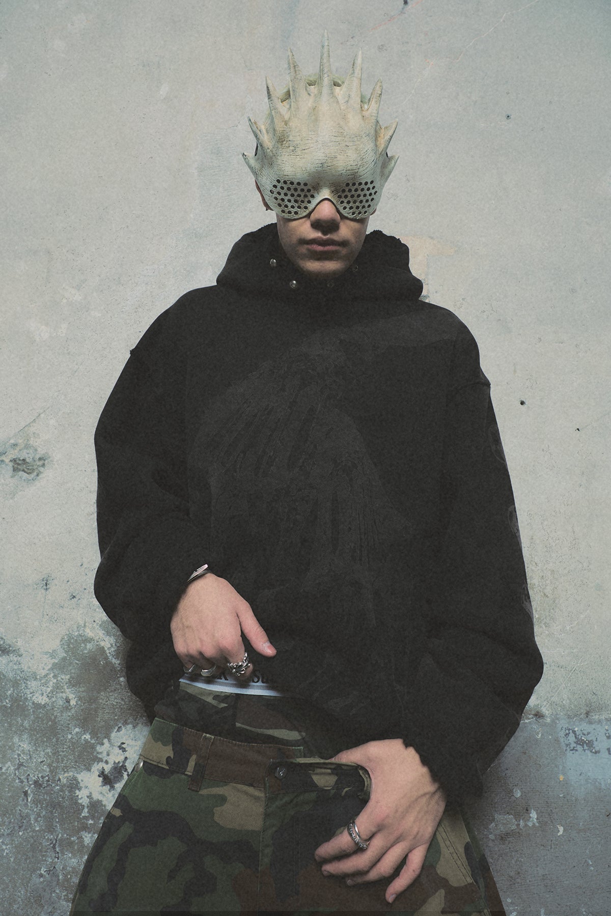 TC BONE CROSS HOODIE
