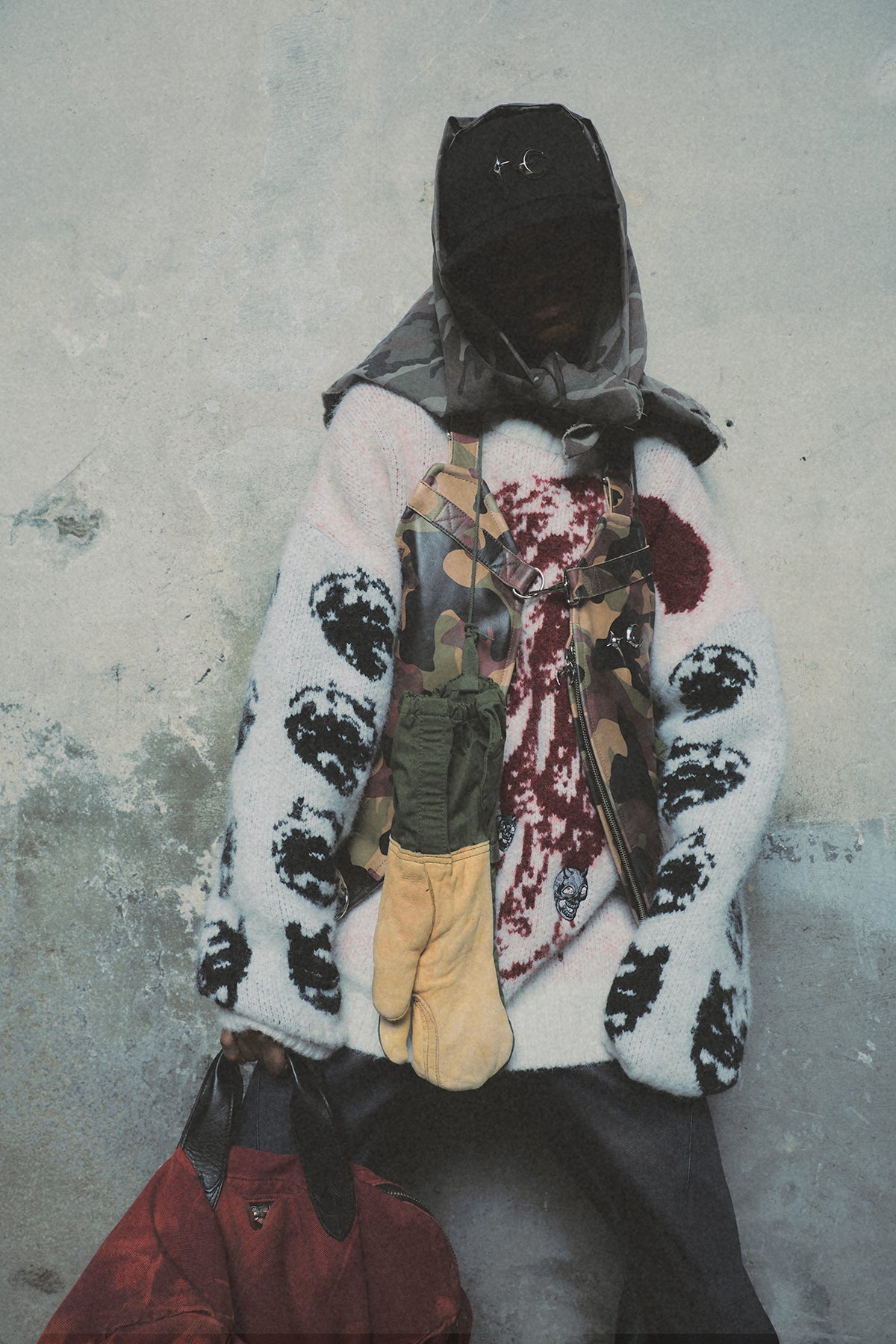 TC BONE CROSS KNIT SWEATER