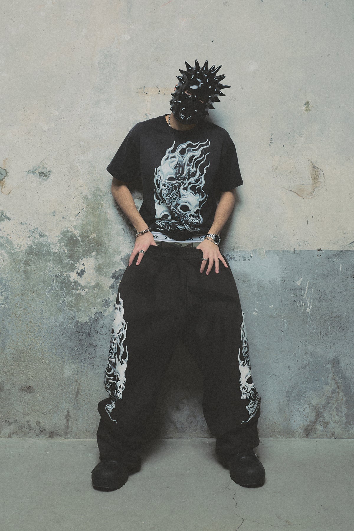 THREE RIDING SKULL DIRT T-SHIRT